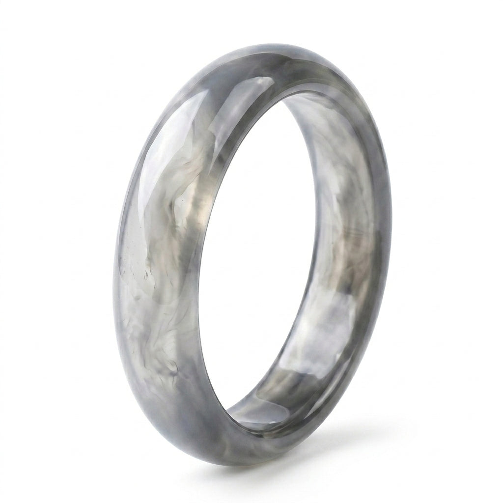 Vòng Ngọc Lam Khói Vân Mây (Grey Jade) — Tĩnh Lặng Giữa Dòng Chảy Cuộc Đời